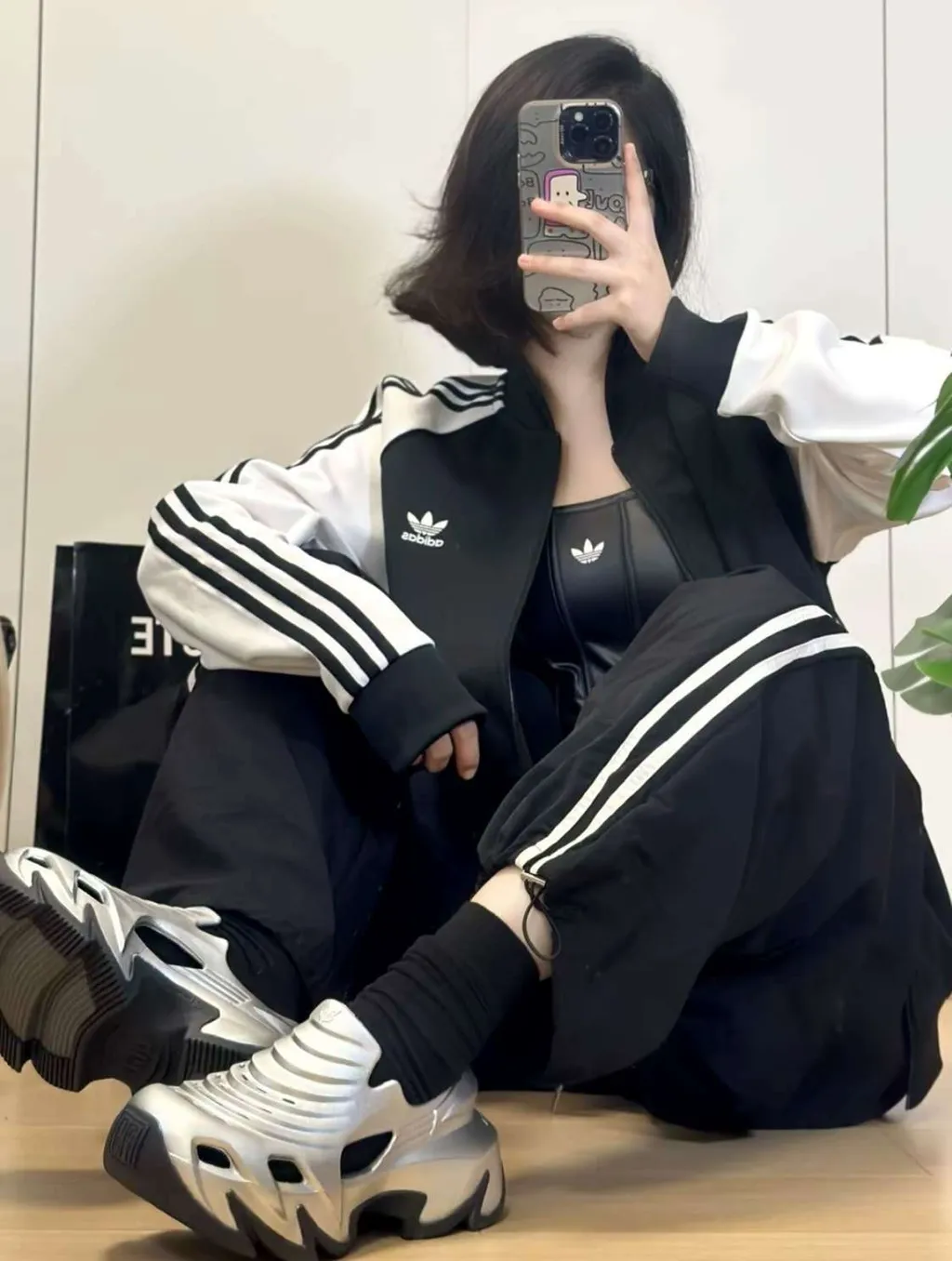 아디다스 아디컬러 클래식  자켓 블랙 IK7025