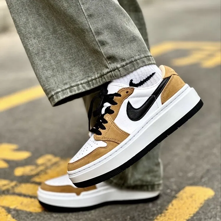 나이키 에어조던 1 엘리베이트 로우 레트로 농구화 화이트 브라운 블랙 우먼스 DH7004-701