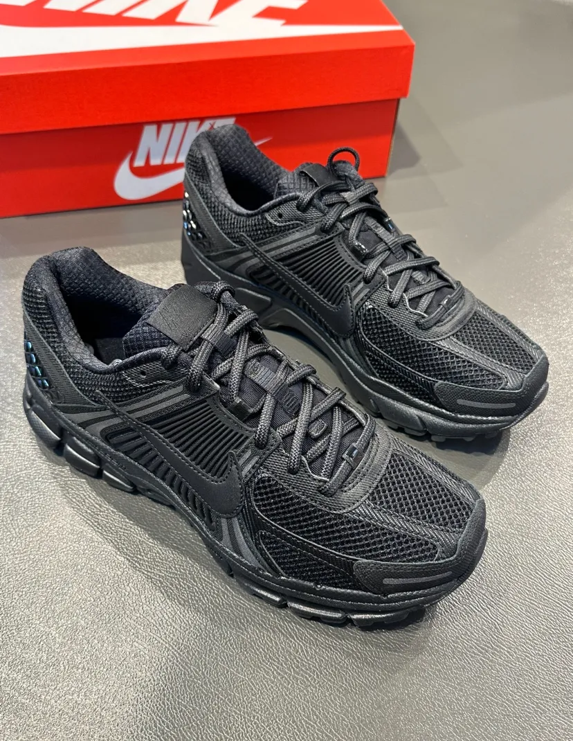 나이키 에어 줌 보메로5 SP 올 블랙 BV1358-003 | 크로켓