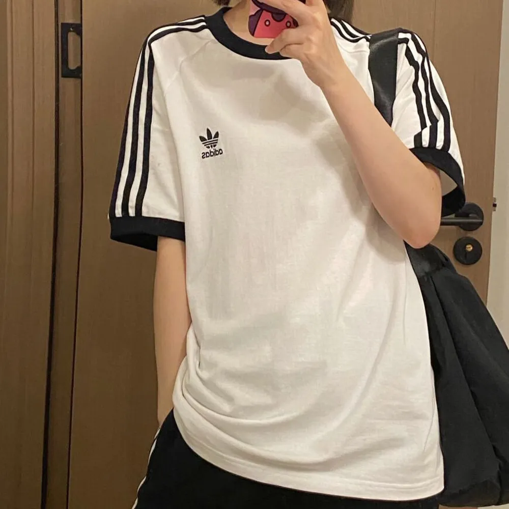 아디다스 클래식 삼선 3S 반팔 티 화이트 IA4846