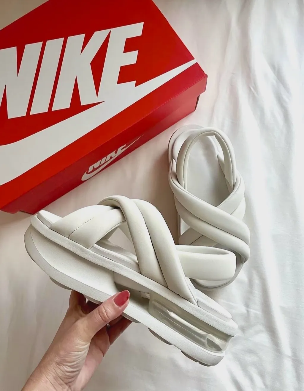 나이키 에어맥스 아일라 여성 샌들 라이트본 FJ5929-001 [데일리슈즈 한정 판매]