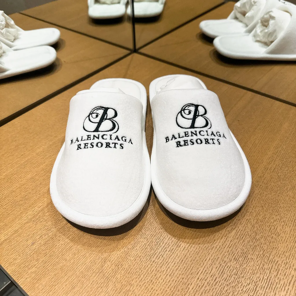 발렌시아가 남성 화이트 B 로고 호텔 타월 슬라이드 슬리퍼