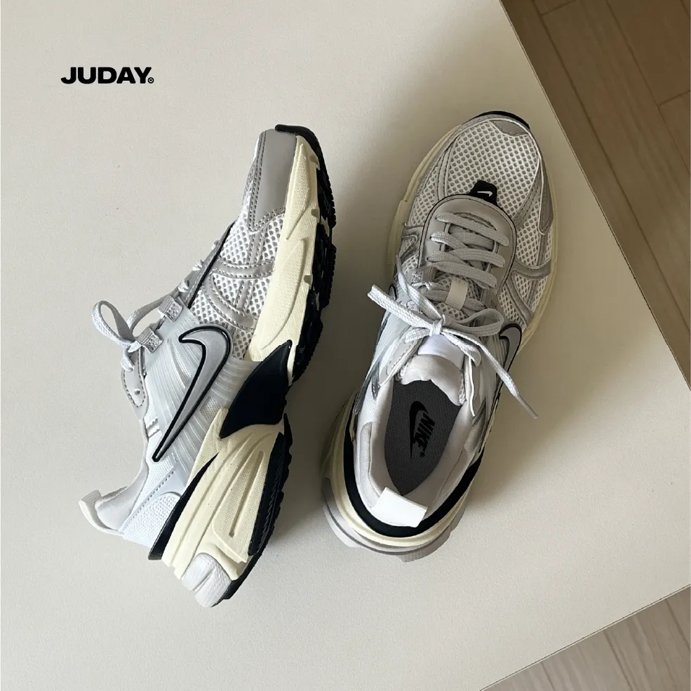 나이키 V2K 런 서밋 화이트 메탈릭 실버 FD0736-100 [V2K 추천]