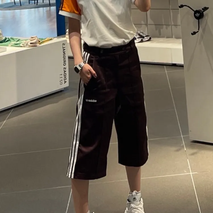 아디다스 80S 루즈 버튼드 3S 11인치 버뮤다 쇼츠 브라운 JC6524