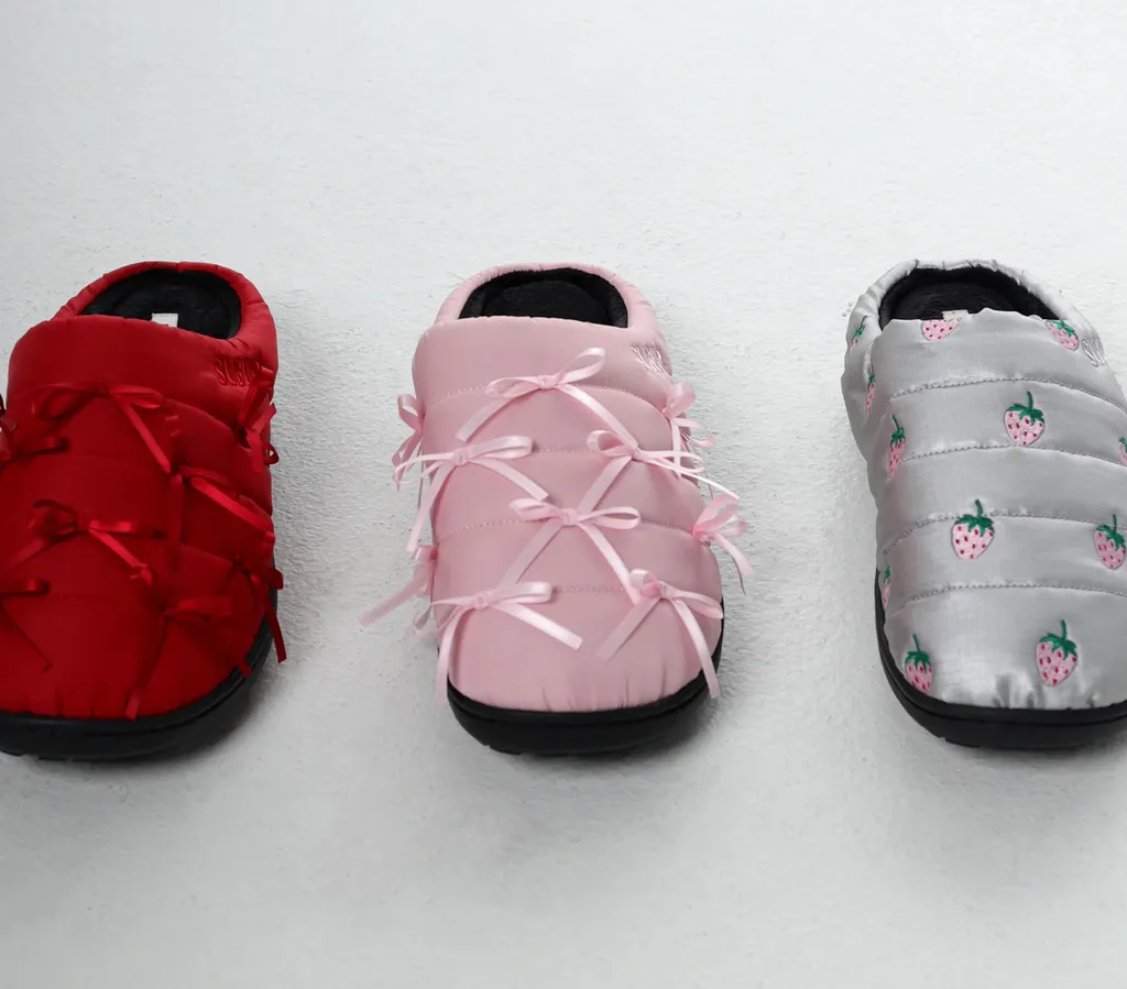 SUBU x SANDY LIANG SLIPPERS IN PINK SUBU x SANDY LIANG SLIPPERS