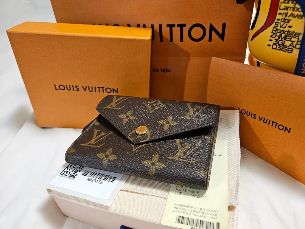 국내 AS 가능 유럽 최신상 루이비통 빅토린 지갑 모노그램 캔버스 M62472 2일 직진배송 | Croket