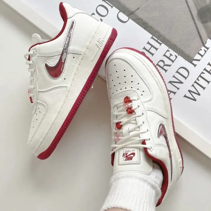 나이키 에어포스 1 로우 발렌타인 데이 레드 FZ5068-161