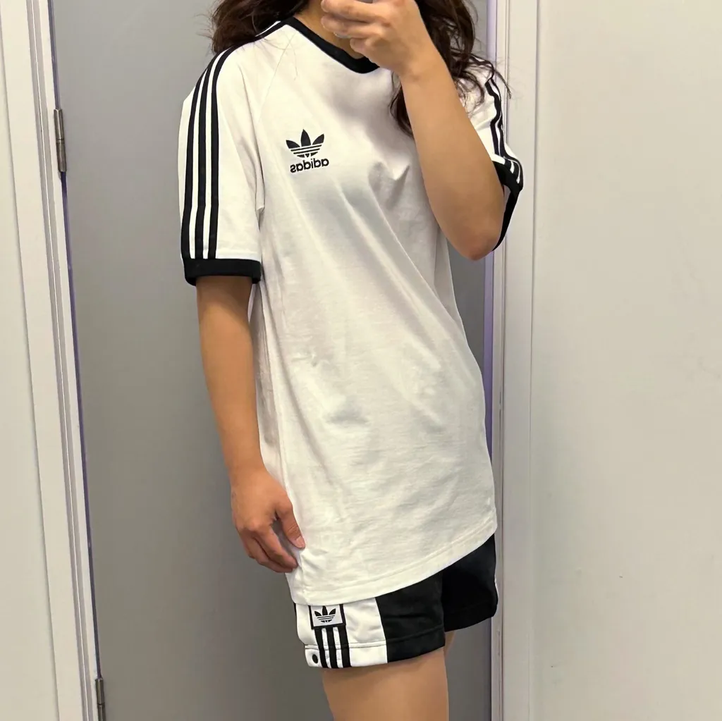 아디다스 오리지널 아디컬러 클래식 삼선 반팔 티셔츠 화이트 IA4846