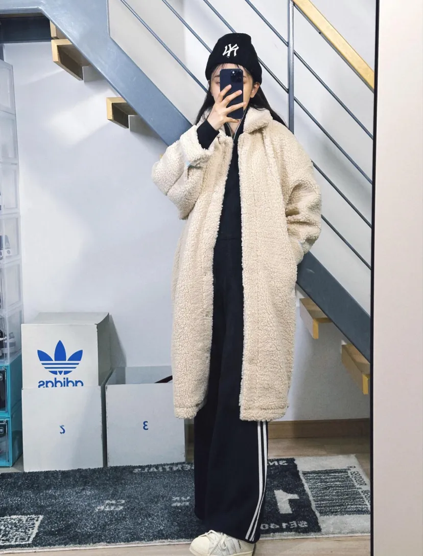 아디다스 W 아디컬러 쉐르파 뽀글이 롱 자켓 아이보리 HC0308