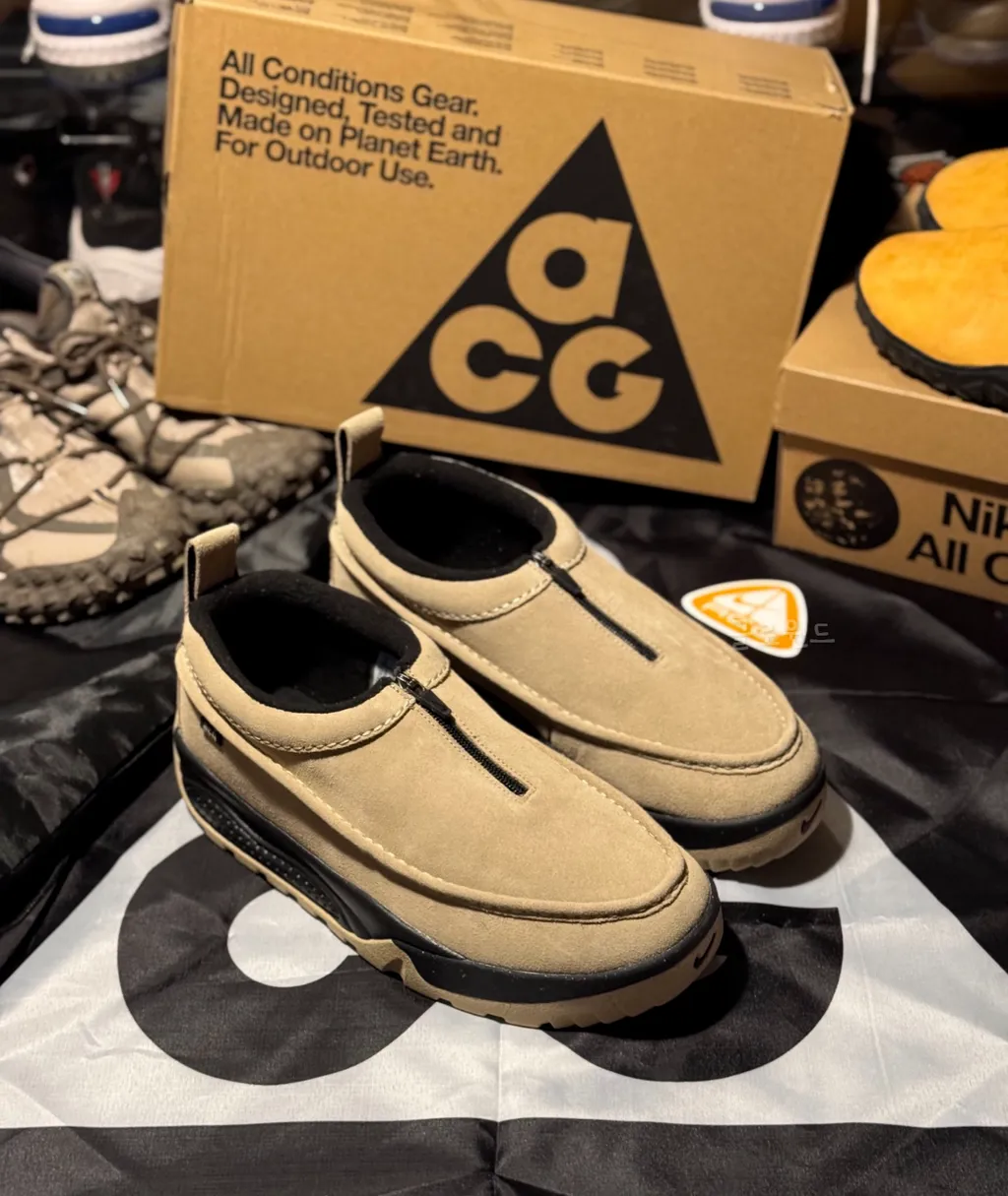 나이키 ACG IZY 이지 모카신 방한화 카키 앤 블랙 FV4317-200