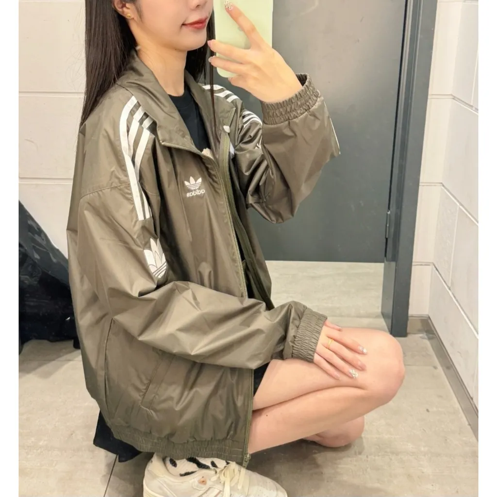 아디다스 트레포일 3S 바람막이 자켓 남여공용 카키 JI7534
