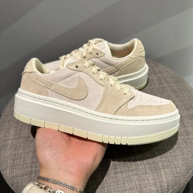 나이키 에어조던 1 엘리베이트 로우 코코넛 밀크 우먼스 DH7004-101