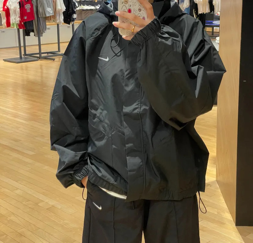 나이키 W 스포츠웨어 바람막이 스톰핏 스위프트 후드 러닝 자켓 블랙 FB7493-010