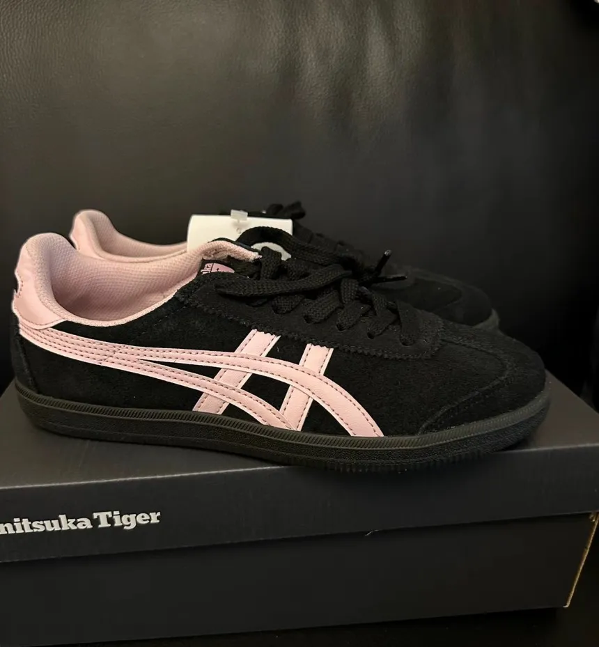 오니츠카타이거 토쿠텐 스웨이드 여성 운동화 핑크 블랙