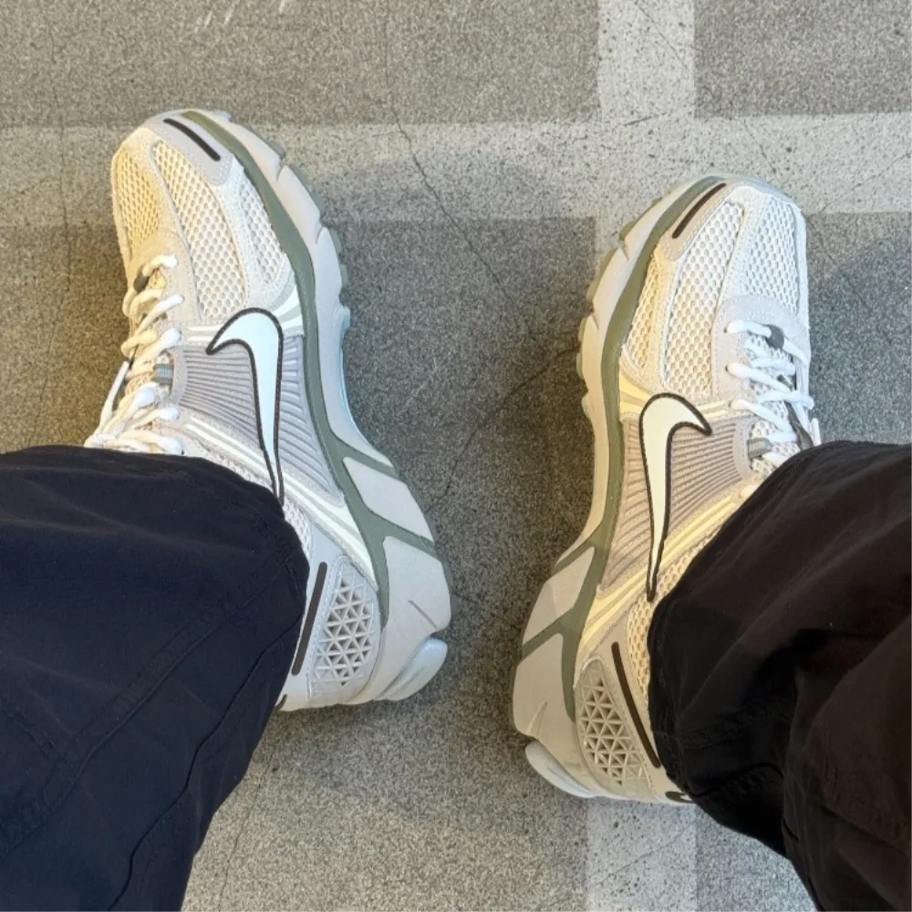 NIKE - ナイキ　Zoomフライ5   24.5 Nike Shoes Womens 7 Zoom Vomero 5 Running Low Sneakers
