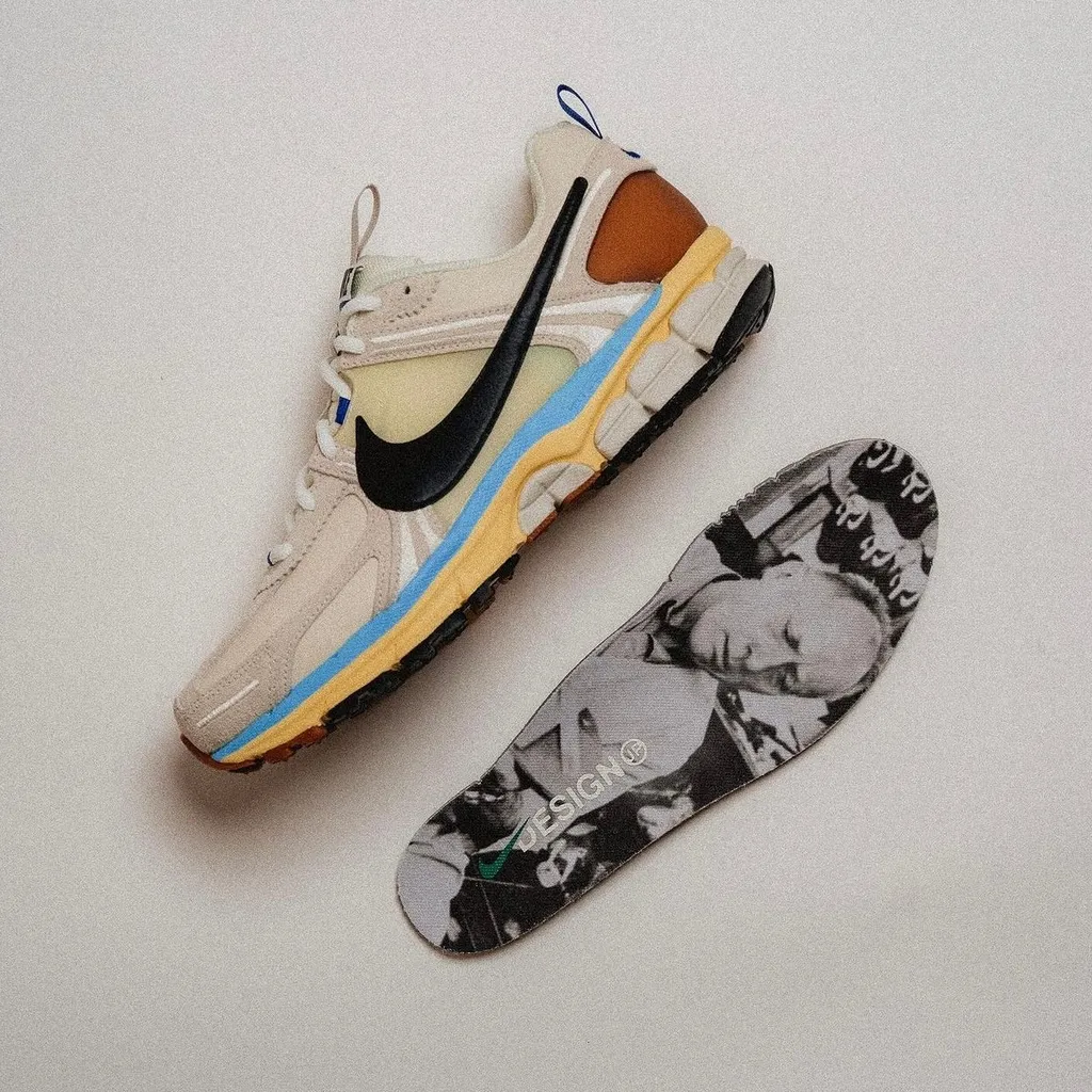 나이키 우먼스 줌 보메로 5 PRM 디자인 바디 재팬 HF4524-111