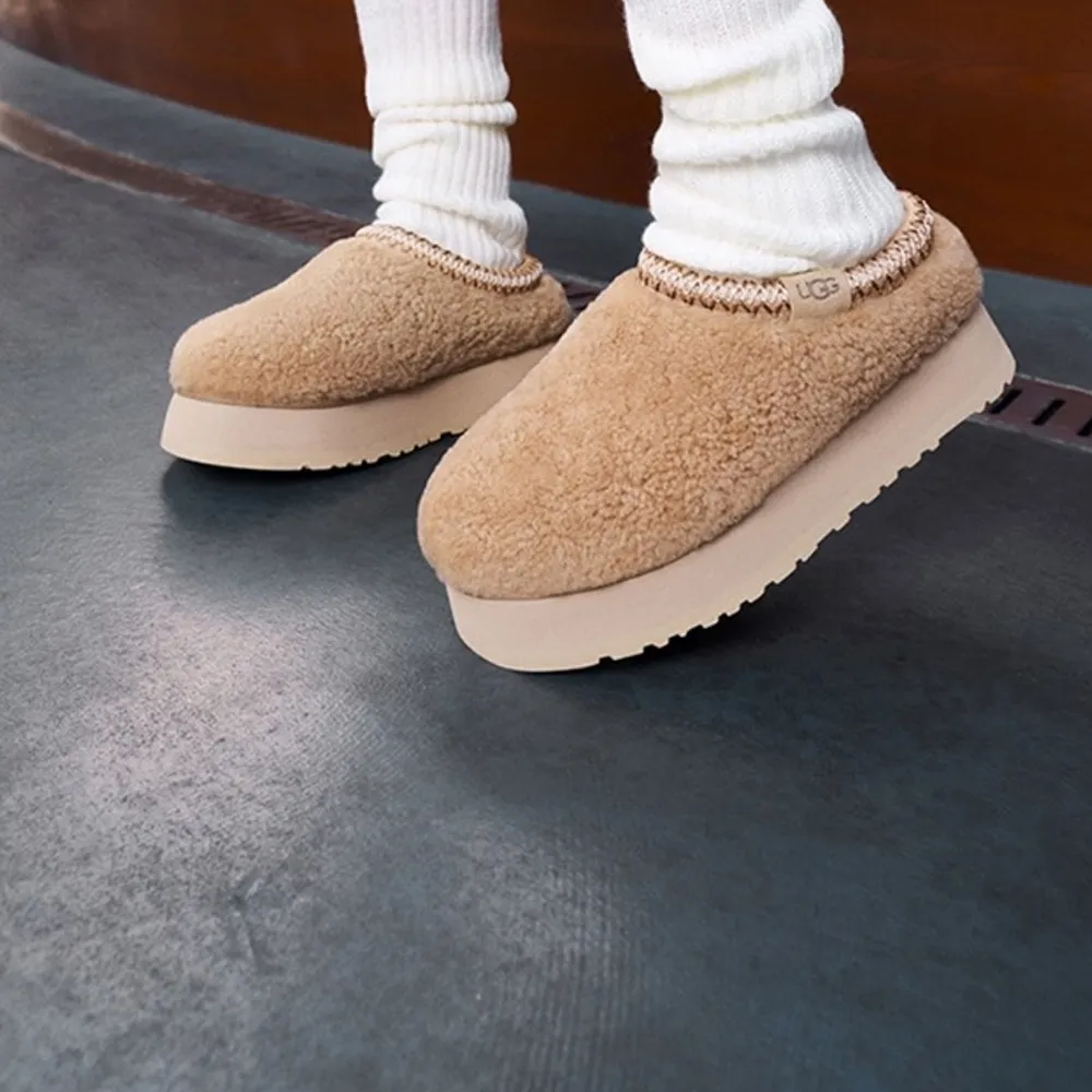 미국 어그 UGG W 맥스 컬리 타즈 볼드 슬리퍼 겨울 신발 샌드 1167770-SAN | 크로켓