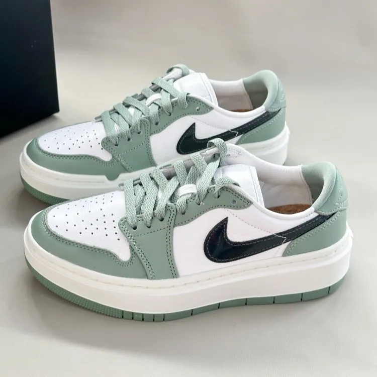 나이키 에어조던 1 엘리베이트 로우 제이드 스모크 우먼스 DH7004-300