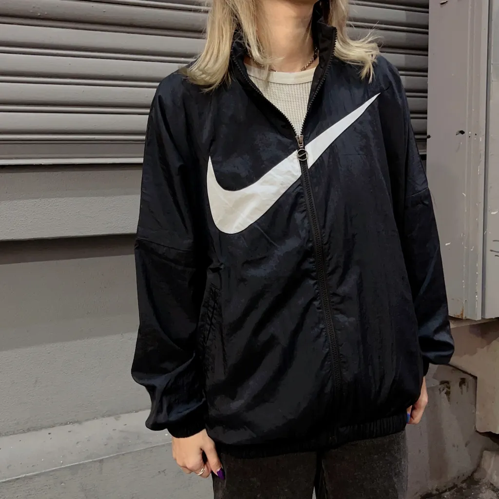 나이키 우먼스 스포츠웨어 에센셜 우븐 자켓 DX5865-010