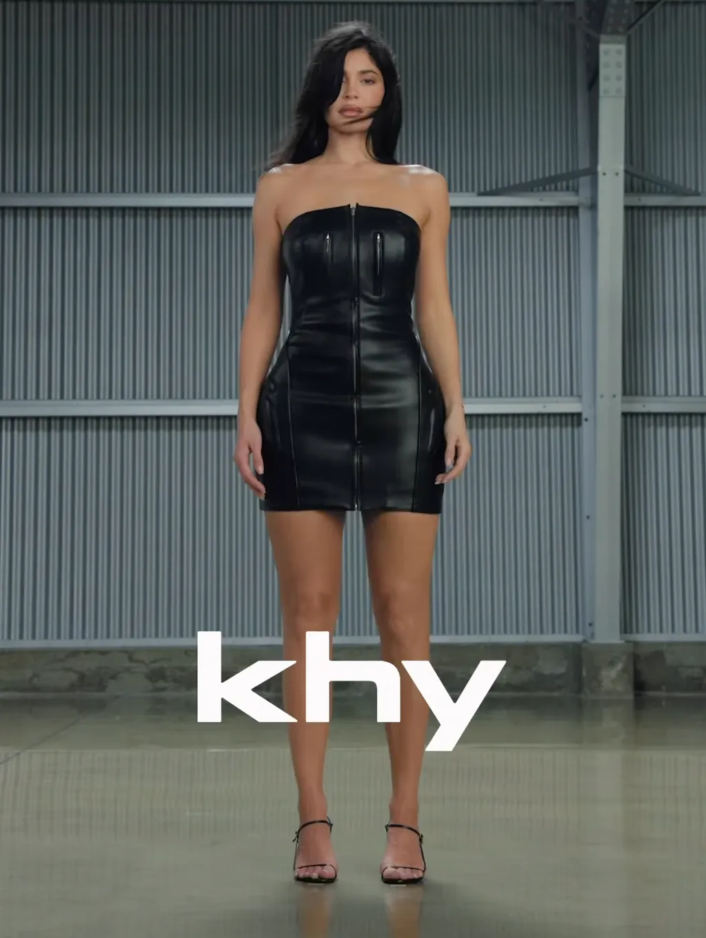 khy☆Faux Leather Strapless Mini Dress☆ミニ ドレス KHY] 카일리 카이 폭스 레더 미니 드레스 Faux Leather