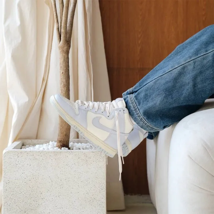 나이키 우먼 덩크 하이 풋볼 그레이 DD1869-102