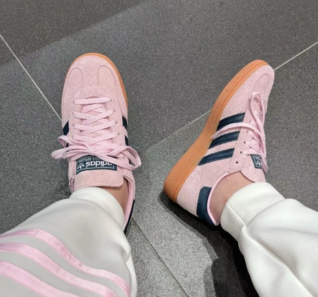 아디다스 우먼스 핸드볼 스페지알 클리어 핑크 IF6561