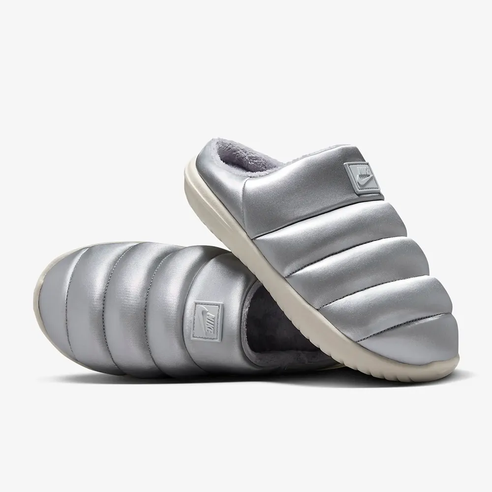 나이키 버로우 SE 여성 겨울 패딩 슬리퍼 메탈릭 실버 FZ7939-002