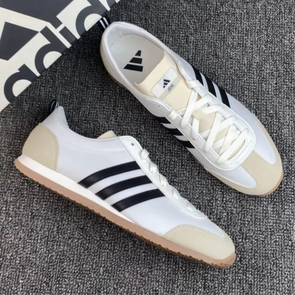 아디다스 VS JOG 2.0 블랙 화이트 공용 JI2436