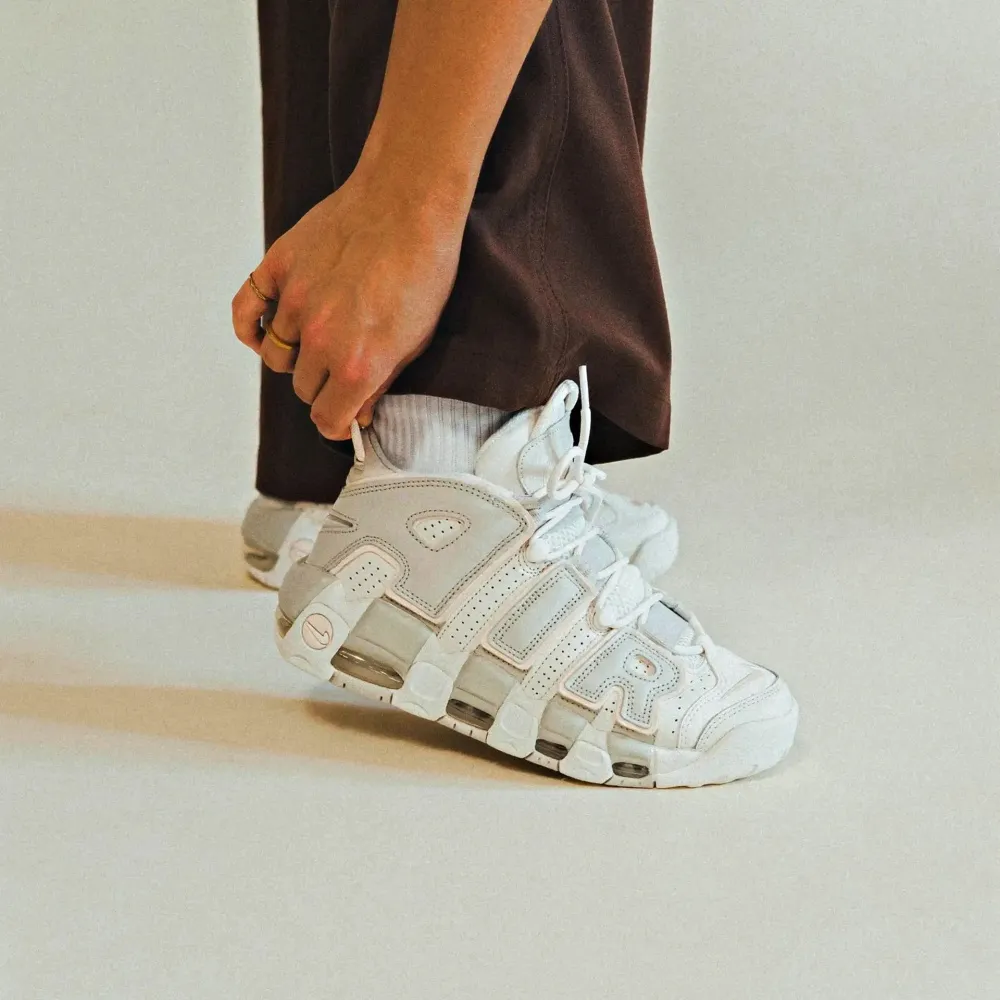 나이키 에어 모어 업템포 우먼스 베이비 핑크 | 크로켓