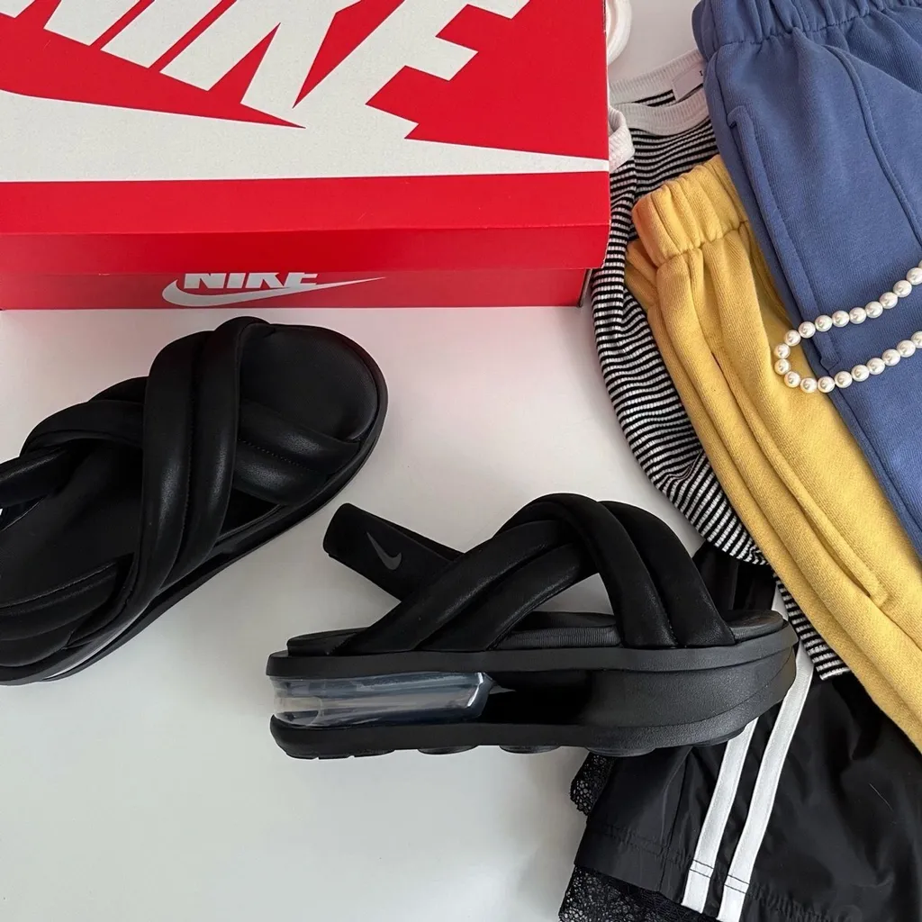 나이키 우먼스 에어 맥스 아일라 샌들 블랙 FJ5929-003