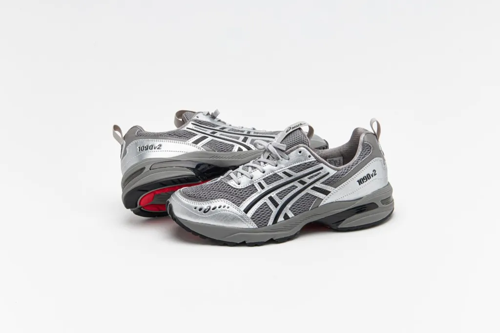 아식스 x Freja Wewer 프레자 위워 젤 1090 V2 그레이 퓨어실버 | 크로켓