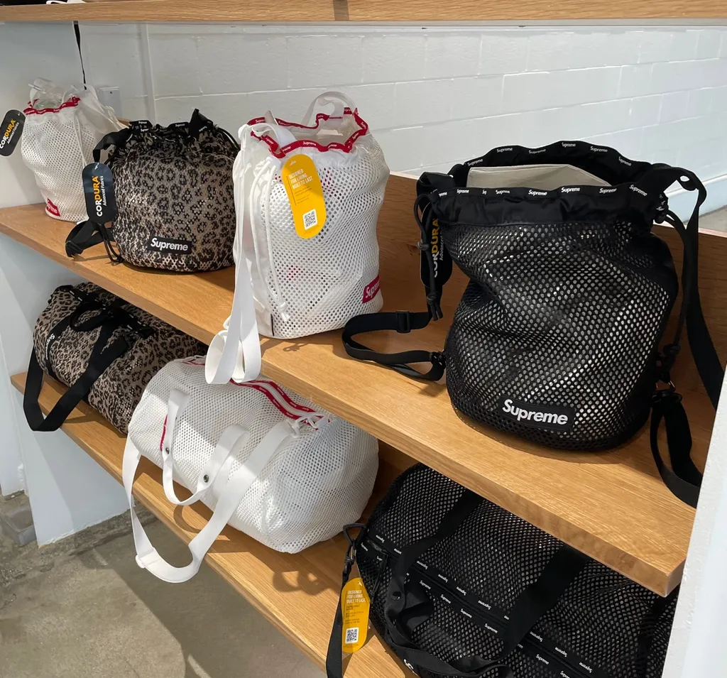 【希少】Supreme Mesh Small Backpack Black 黒 Supreme - Supreme Mesh Small Backpackの通販 by アド's shop